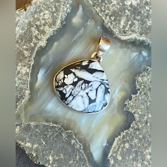 Genuine Rare Chrysanthemum Gemstone, 925 Sterling Silver Pendant - Picture 7 of 15